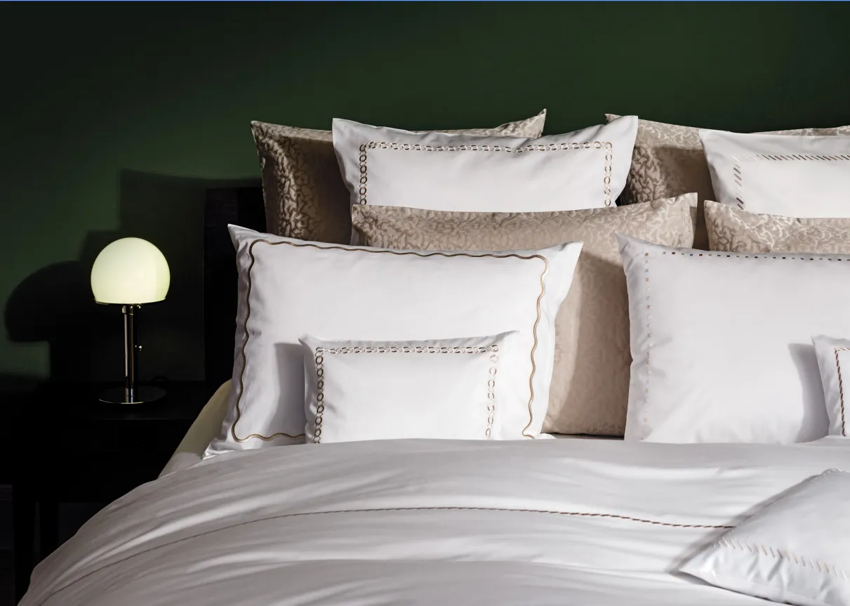 christian-fischbacher-bedlinen-goose mood image 3
